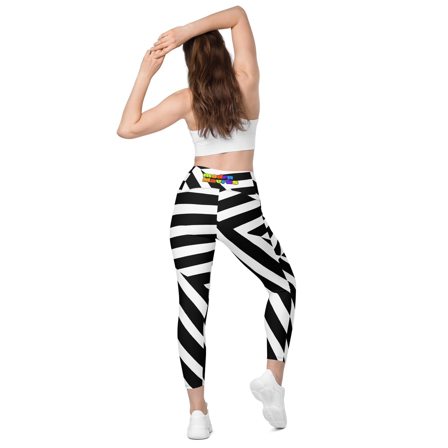 Crossover leggings with pockets image 2